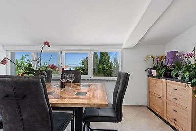 Haus in Premantura am Felsstrand