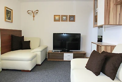 Geräumige Ferienwohnung in Kappl mit Terrasse