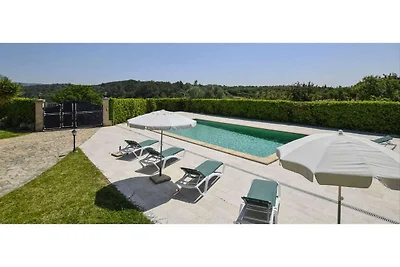 Spaziosa casa vacanze con piscina privata