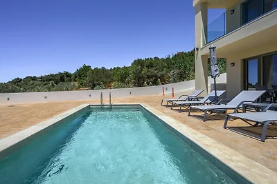 Villa in Mariou mit Pool und Ausblick