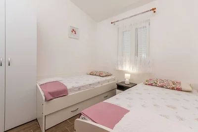 Strandhaus in Drage, in der Nähe von Vrana