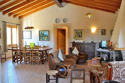 Haus in Llubá mit Pool und Terrasse