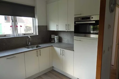 Geräumiges Ferienhaus mit Sauna in Strandnähe