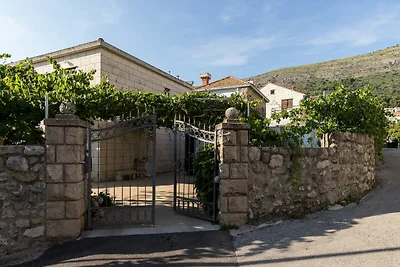 Apartment Vukic - Studio Apartment with Terra...