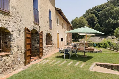 Appartement in La Garrotxa met Zwembad