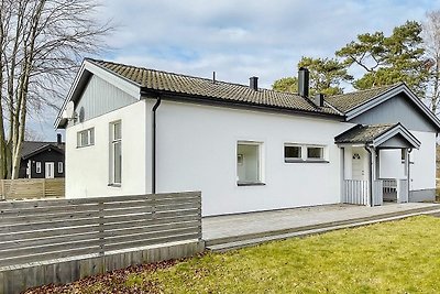 8 Personen Ferienhaus in YNGSJÖ-By Traum