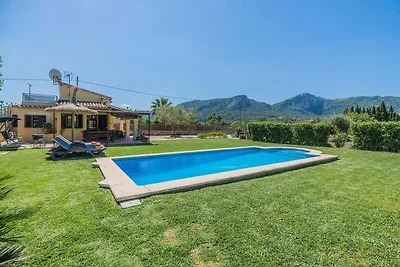 Villa in Pollença mit Bergblick