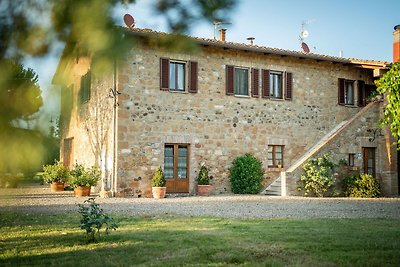 Eingerichtetes Ferienhaus mit Pool