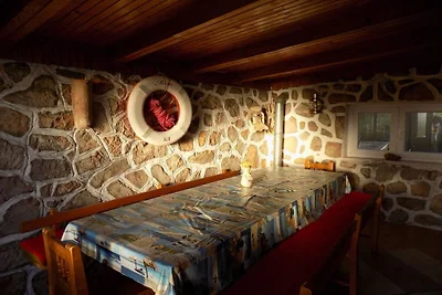 Ferienhaus in Karlobag mit Schwimmbecken