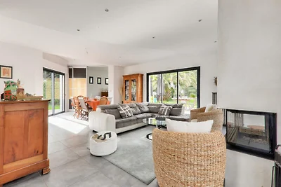 Apartment in St. Armel mit beheiztem Pool