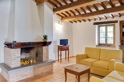 Appartamento in agriturismo con piscina e tan...