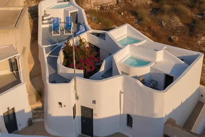 Fira Retreat con vista mare