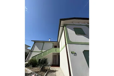 Kleines Mehrfamilienhaus mit Balkon