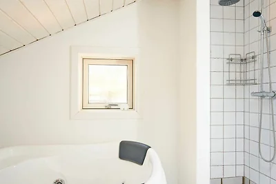 8 Personen Ferienhaus in Nexø-By Traum