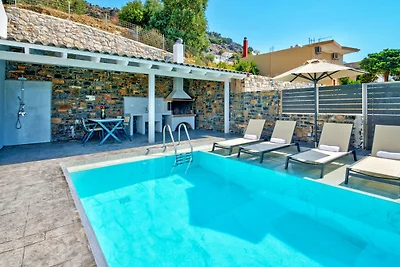 Villa a Sellia con piscina e vista mare