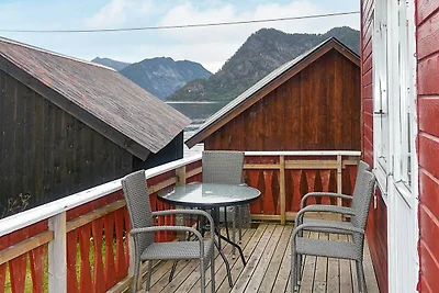 4 persone case ad Måndalen