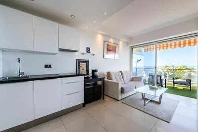 Apartment in Golfe-Juan mit Meerblick