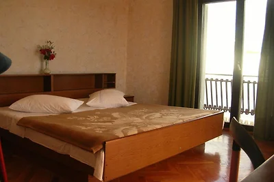 Apartment with Terrace and Sea View Brodarica...