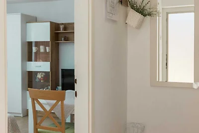 Apartment Meet & Greet- Studio Apartment with...