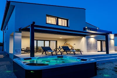 Moderne Familienvilla in Biograd