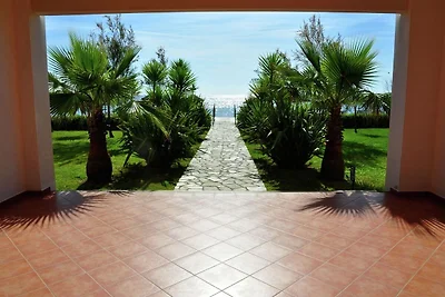 Bell'appartamento su una vasta spiaggia in...