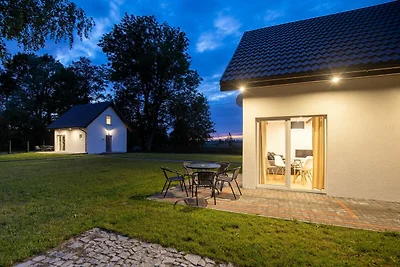 Backsteinhaus in Lędzin am Windmühle