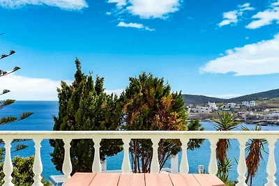 Scenic Holiday Home in Syros con Balcone