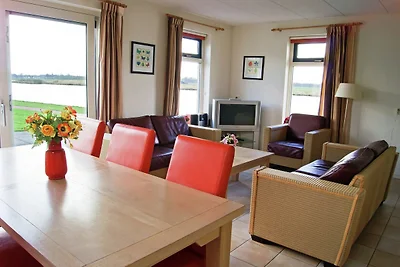 Chalet a Bergumermeer vicino al Canale