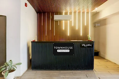 Super Townhouse Prayagraj vicino alla...