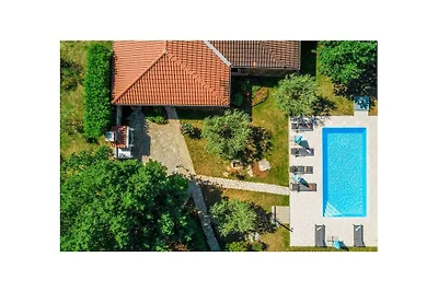 Kosuta with Pool