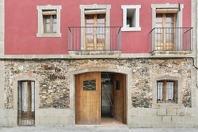 Casa padronale a Garriguella con piscina...