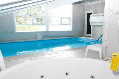 Oasis aislado con piscina