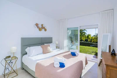 Stylish 2-Bed Apartment | Alcazaba Lagoon...