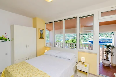 Appartement met balkon vlakbij zee