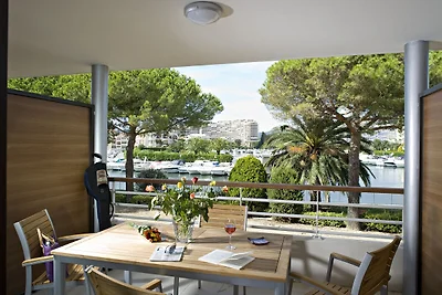 Luxuriöse Wohnung mit großer Terrasse
