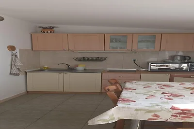 Geräumige Ferienwohnung mit Garten in Starigr...