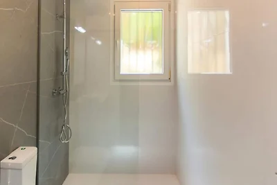 Villa in Roses mit Pool und Blick auf die...