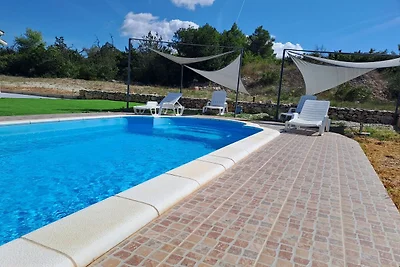 Nane Garden house with heated pool