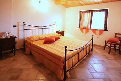 Villa in Cagli mit privatem Garten