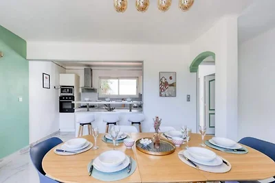 Villa in Toulon mit Pool und Bergblick