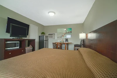 Cape Coral FL | King bed