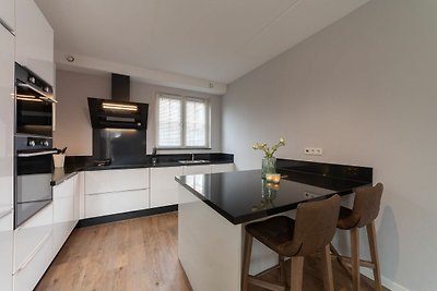 Schönes Ferienhaus in Zeeland mit Whirlpool u...