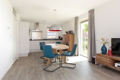 Geräumiges Ferienhaus mit eigenem Steg direkt...