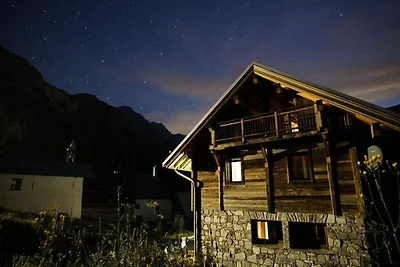 Chalet in Bonnenuit mit Blick auf den Grand...
