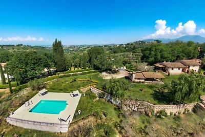 Tranquilla casa vacanze a Selci con piscina