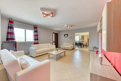 Villa mit Privatpool in Floridia