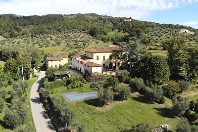 Villa in Pistoia nabij het centrum