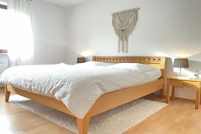 2-Zimmer-Ferienwohnung mit Balkon