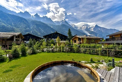 Panoramic views + daily cleaning & bkfst...