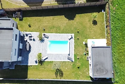 Komfort am Pool in der Nähe von Le Mans